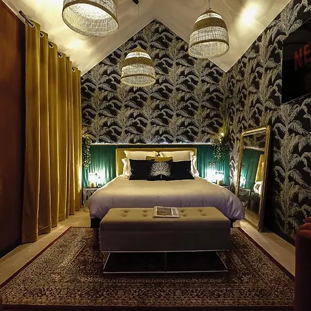 Apartment Avec Jacuzzi - Le Boudoir De La Loire *